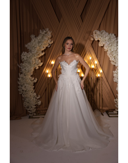 3 BOYUTLU HELEN GELINLIK